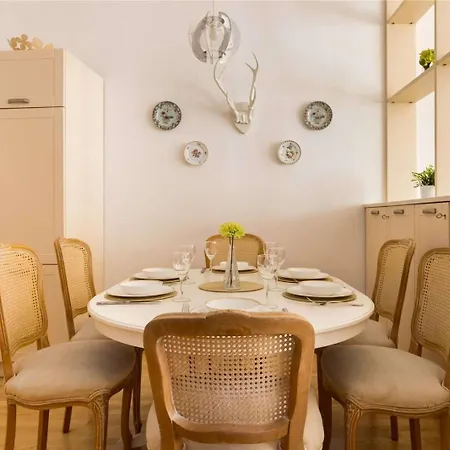 Apartment 3br Penthouse In Centre Of St Wolfgang - What'app - 0034-635-518-216 - For Reservations!