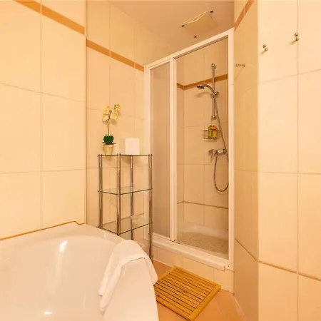 3br Penthouse In Centre Of St Wolfgang - What'app - 0034-635-518-216 - For Reservations! Sankt Wolfgang im Salzkammergut