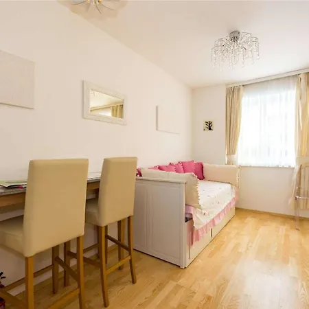 3br Penthouse In Centre Of St Wolfgang - What'app - 0034-635-518-216 - For Reservations!