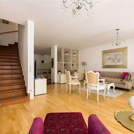 3br Penthouse In Centre Of St Wolfgang - What'app - 0034-635-518-216 - For Reservations!
