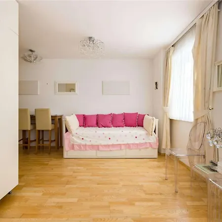 3br Penthouse In Centre Of St Wolfgang - What'app - 0034-635-518-216 - For Reservations!