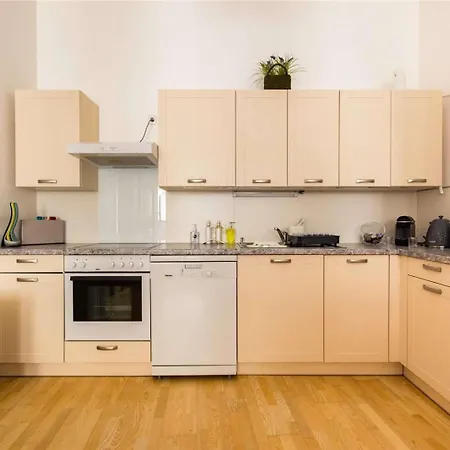 3br Penthouse In Centre Of St Wolfgang - What'app - 0034-635-518-216 - For Reservations! Apartment