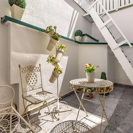 Apartment 3br Penthouse In Centre Of St Wolfgang - What'app - 0034-635-518-216 - For Reservations!