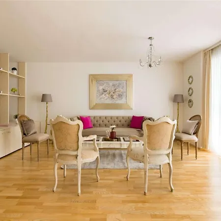 3br Penthouse In Centre Of St Wolfgang - What'app - 0034-635-518-216 - For Reservations! * Sankt Wolfgang im Salzkammergut